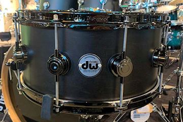 Dw - snaredrum 14x7 satin oil ebony finish black nickel hw