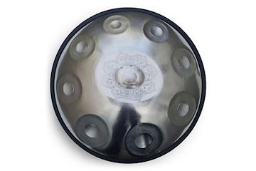 Ugur - handpan e celtic minor  (8+1)  e b d f#  g a bsilver grav.