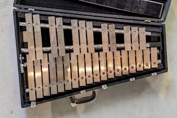 Musser - occasion concertklokkenspel m646 2,5 octaaf met demper