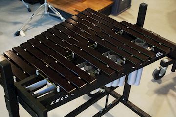 Musser - m8063 marimba 2 octaafs met kelon bars en met onderstel